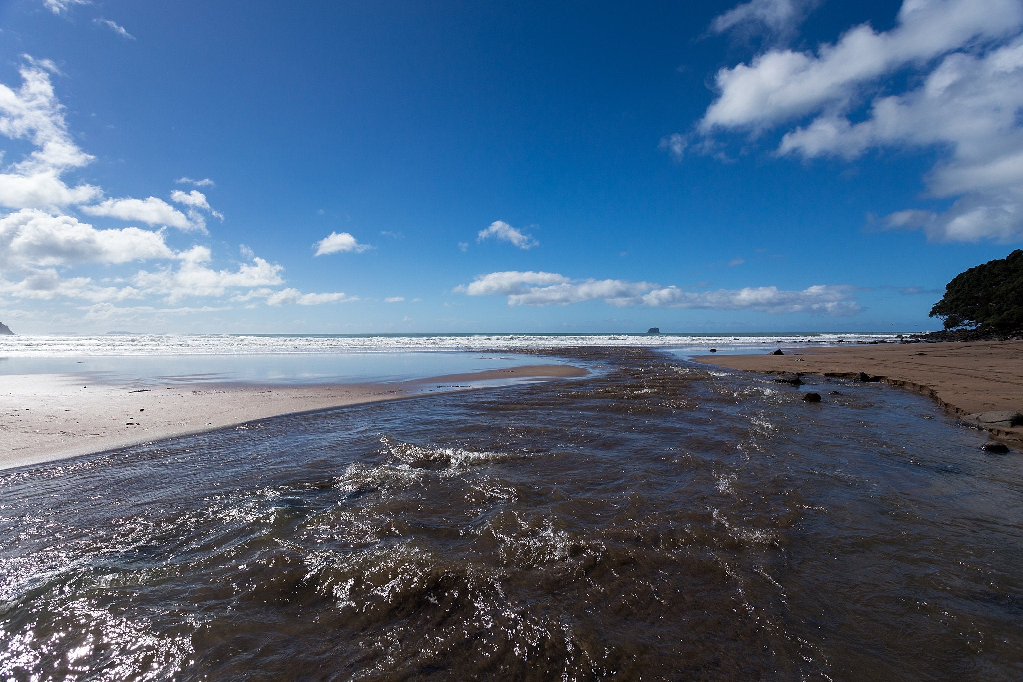 When to go to Hot Water Beach